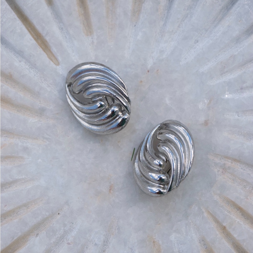 Vintage Chic Silver Wave Earrings